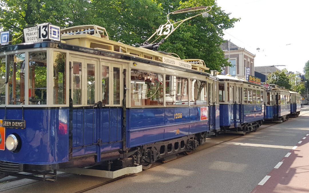 1236+748/465+776 op de Plantage Middenlaan.