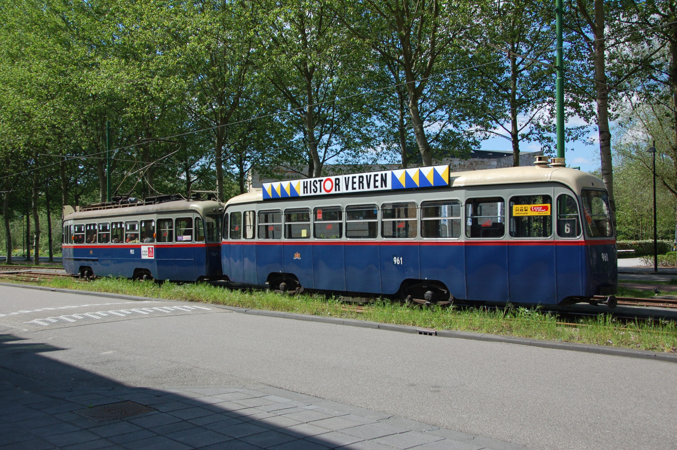 GVB 961 drieasser bijwagen op de museumlijn