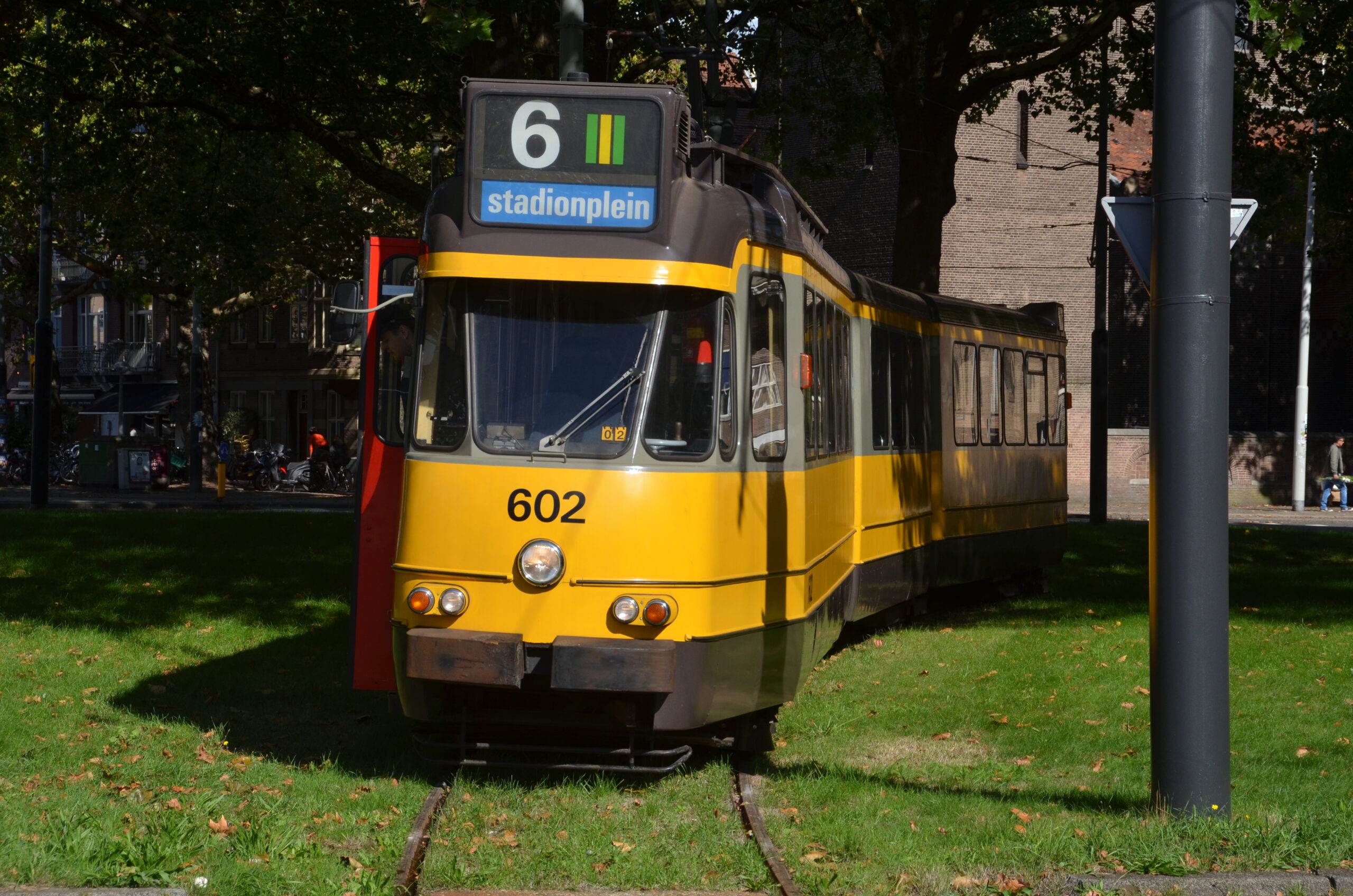 GVB 602 in de stad