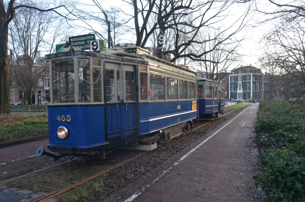 GVB 465 in de stad