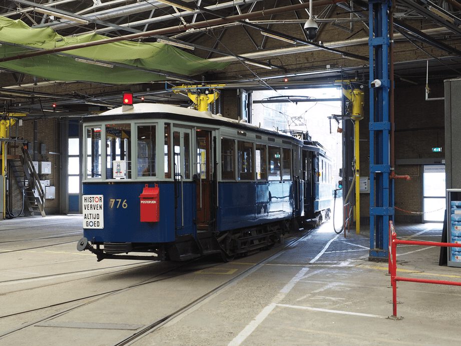 GVB 776 verlaat remise Lekstraat