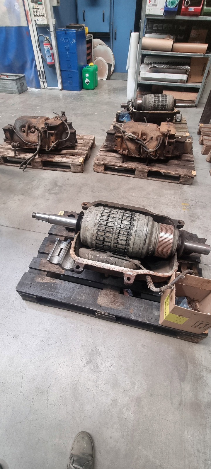 Opened motors of motor car 72 on pallets